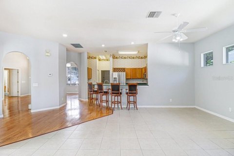 House in Brandon, Florida 4 bedrooms, 193.33 sq.m. № 2284111 - photo 18