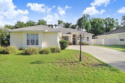House in Brandon, Florida 4 bedrooms, 193.33 sq.m. № 2284111 - photo 3