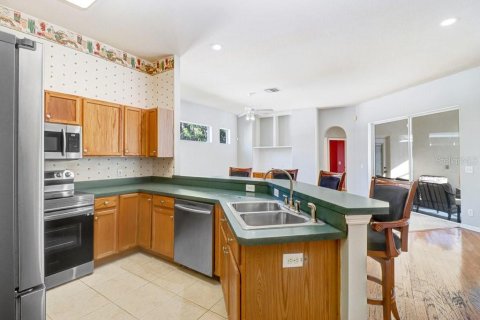 House in Brandon, Florida 4 bedrooms, 193.33 sq.m. № 2284111 - photo 21