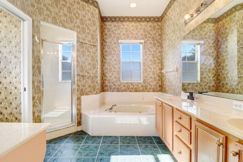 House in Brandon, Florida 4 bedrooms, 193.33 sq.m. № 2284111 - photo 27