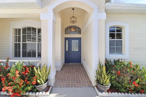 House in Brandon, Florida 4 bedrooms, 193.33 sq.m. № 2284111 - photo 5