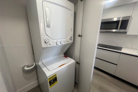 Снять в аренду кондоминиум в Майами, Флорида 1 спальня, 65.03м2, № 2152426 - фото 6