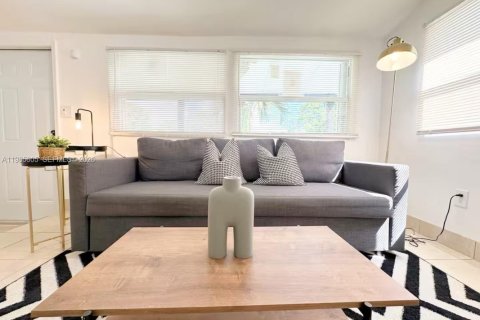 Casa en venta en Miami, Florida, 3 dormitorios, 77.11 m2 № 2047176 - foto 7