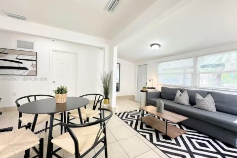 Casa en venta en Miami, Florida, 3 dormitorios, 77.11 m2 № 2047176 - foto 8