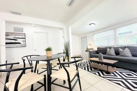 Casa en venta en Miami, Florida, 3 dormitorios, 77.11 m2 № 2047176 - foto 9