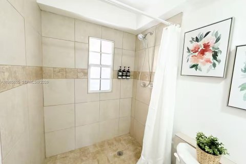 Casa en venta en Miami, Florida, 3 dormitorios, 77.11 m2 № 2047176 - foto 16