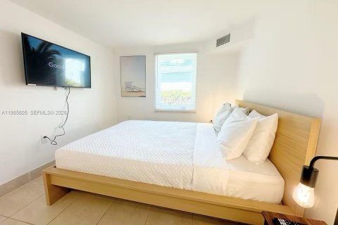 Casa en venta en Miami, Florida, 3 dormitorios, 77.11 m2 № 2047176 - foto 20