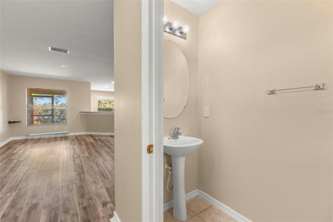 Townhouse in Brandon, Florida 3 bedrooms, 144.74 sq.m. № 1608431 - photo 6
