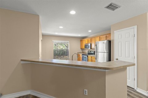 Townhouse in Brandon, Florida 3 bedrooms, 144.74 sq.m. № 1608431 - photo 11