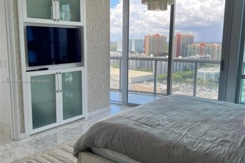 Condo in Sunny Isles Beach, Florida, 3 bedrooms  № 1943144 - photo 18