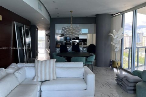 Condo in Sunny Isles Beach, Florida, 3 bedrooms  № 1943144 - photo 5