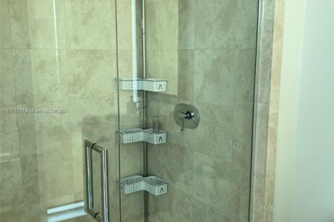 Condo in Sunny Isles Beach, Florida, 3 bedrooms  № 1943144 - photo 15