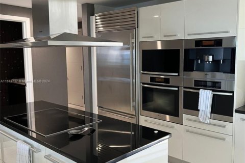 Condo in Sunny Isles Beach, Florida, 3 bedrooms  № 1943144 - photo 8