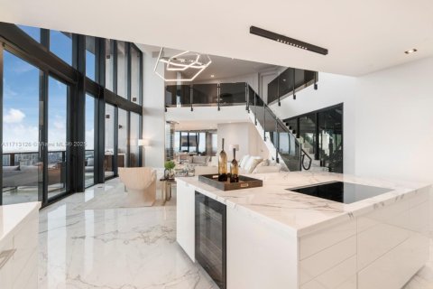 Copropriété à louer à Sunny Isles Beach, Floride: 2 chambres, 290.78 m2 № 1709462 - photo 6