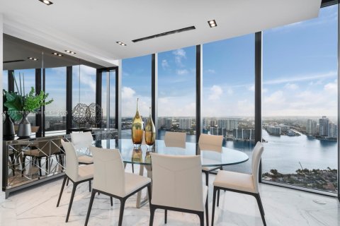 Copropriété à louer à Sunny Isles Beach, Floride: 2 chambres, 290.78 m2 № 1709462 - photo 10