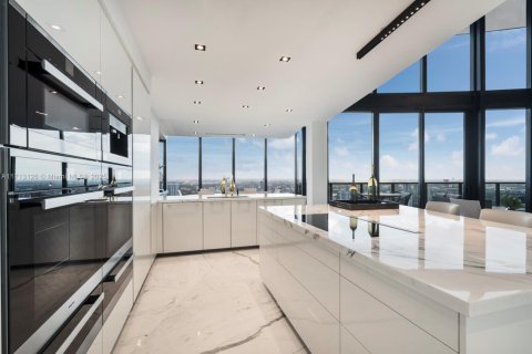 Copropriété à louer à Sunny Isles Beach, Floride: 2 chambres, 290.78 m2 № 1709462 - photo 7