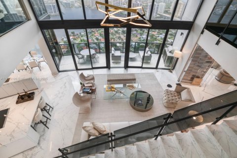 Copropriété à louer à Sunny Isles Beach, Floride: 2 chambres, 290.78 m2 № 1709462 - photo 3