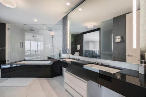 Copropriété à louer à Sunny Isles Beach, Floride: 2 chambres, 290.78 m2 № 1709462 - photo 18