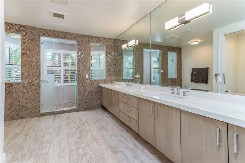 Casa en venta en Miramar, Florida, 5 dormitorios, 284.37 m2 № 1984323 - foto 26