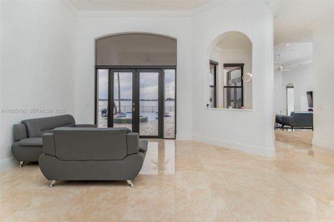 Casa en venta en Miramar, Florida, 5 dormitorios, 284.37 m2 № 1984323 - foto 15