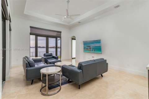 Casa en venta en Miramar, Florida, 5 dormitorios, 284.37 m2 № 1984323 - foto 13