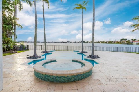 Casa en venta en Miramar, Florida, 5 dormitorios, 284.37 m2 № 1984323 - foto 4