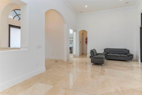 Casa en venta en Miramar, Florida, 5 dormitorios, 284.37 m2 № 1984323 - foto 18