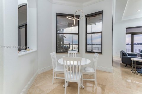 Casa en venta en Miramar, Florida, 5 dormitorios, 284.37 m2 № 1984323 - foto 14