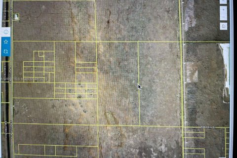 Купить земельный участок в Майами, Флорида № 2014352 - фото 3