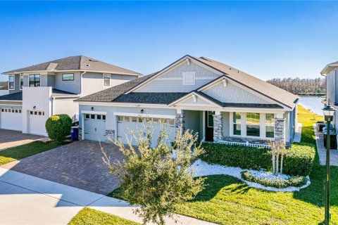 House in Kissimmee, Florida 4 bedrooms, 235.04 sq.m. № 1673806 - photo 3