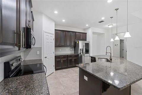 House in Kissimmee, Florida 4 bedrooms, 235.04 sq.m. № 1673806 - photo 10