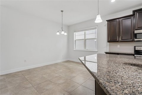 House in Kissimmee, Florida 4 bedrooms, 235.04 sq.m. № 1673806 - photo 12