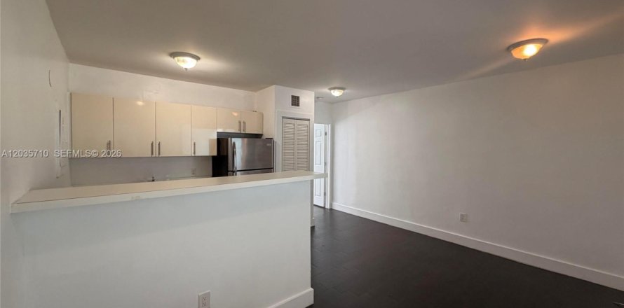 Apartment in Miami, Florida 1 bedroom, 47.84 sq.m. № 2154382