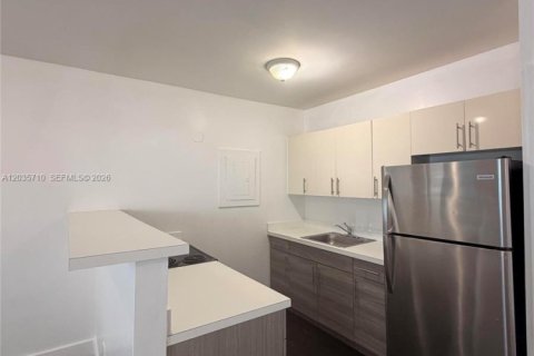 Apartment in Miami, Florida 1 bedroom, 47.84 sq.m. № 2154382 - photo 2