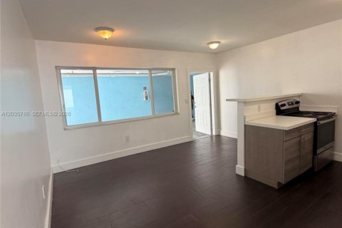 Apartment in Miami, Florida 1 bedroom, 47.84 sq.m. № 2154382 - photo 3
