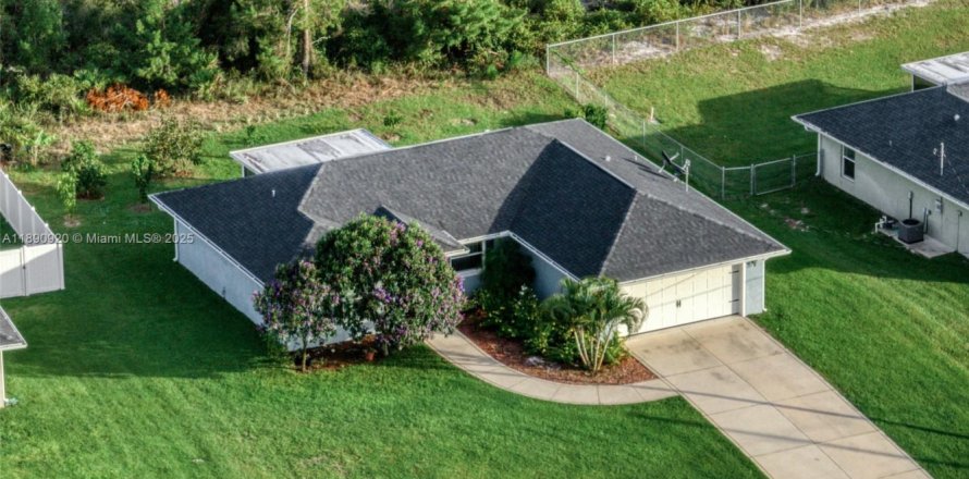 Villa ou maison à Lake Placid, Floride 3 chambres, 134.62 m2 № 2042310