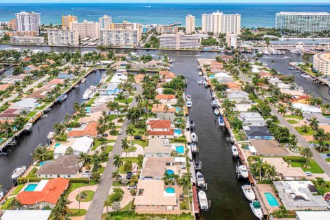 Villa ou maison à louer à Pompano Beach, Floride: 3 chambres, 168.52 m2 № 948870 - photo 1