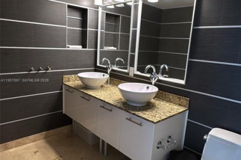 Купить кондоминиум в Майами, Флорида 1 спальня, 91.69м2, № 2090591 - фото 16