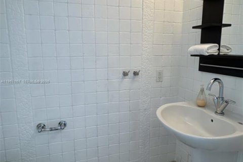 Купить кондоминиум в Майами, Флорида 1 спальня, 91.69м2, № 2090591 - фото 18