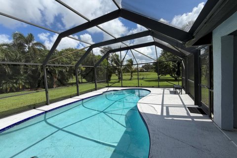 House in Wellington, Florida 3 bedrooms, 160.54 sq.m. № 2401250 - photo 24