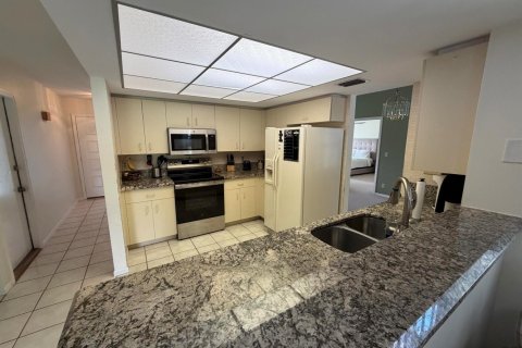 House in Wellington, Florida 3 bedrooms, 160.54 sq.m. № 2401250 - photo 14