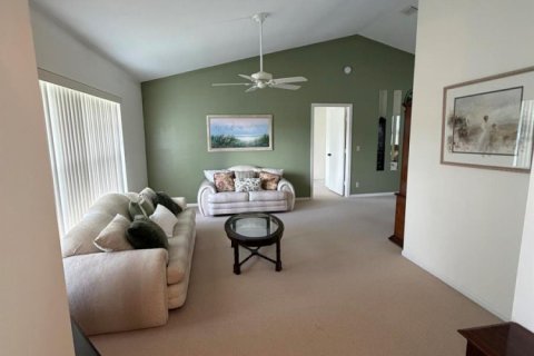 House in Wellington, Florida 3 bedrooms, 160.54 sq.m. № 2401250 - photo 4