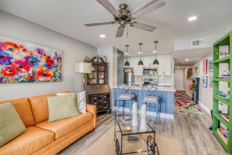 Condo in Palm Beach Gardens, Florida, 1 bedroom  № 2260974 - photo 12