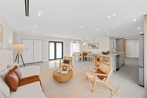 Купить виллу или дом в Майами, Флорида 5 спален, 303.51м2, № 2047482 - фото 10