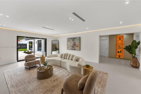 Купить виллу или дом в Майами, Флорида 5 спален, 303.51м2, № 2047482 - фото 20