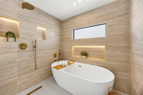 Купить виллу или дом в Майами, Флорида 5 спален, 303.51м2, № 2047482 - фото 27