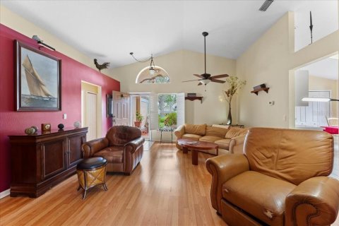 House in New Port Richey, Florida 3 bedrooms, 147.9 sq.m. № 1657825 - photo 8
