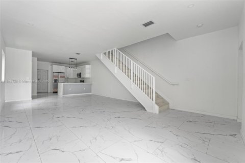 Commercial property in Pompano Beach, Florida 262.91 sq.m. № 1893345 - photo 8