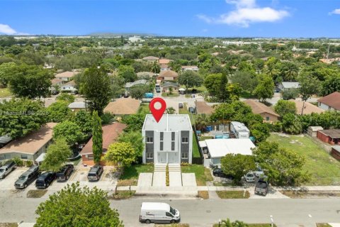 Commercial property in Pompano Beach, Florida 262.91 sq.m. № 1893345 - photo 26