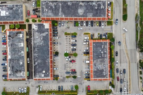 Commercial property in Miami, Florida № 1972710 - photo 19